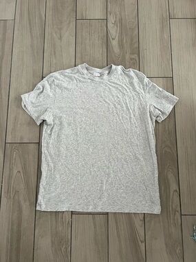 Skims light grey boyfriend tee!